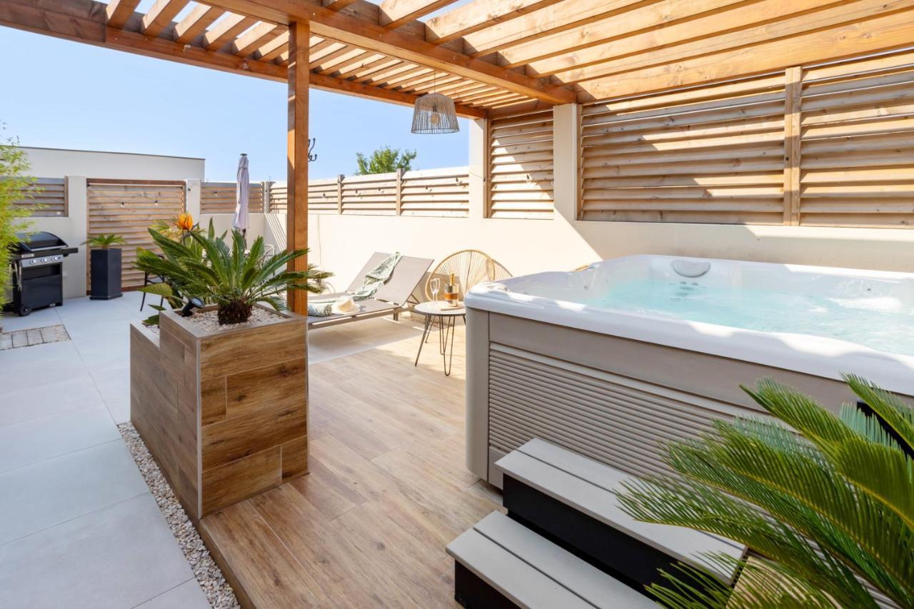 L'entre deux-suite romantique - jacuzzi privatif - 1 petit déjeuner pour 2 OFFERT Le Somail Esterno foto